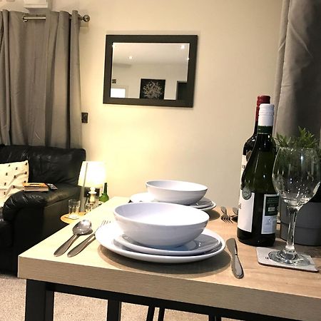 Contemporary 1 Bed Studio For Comfy Stay In Wigan Kültér fotó